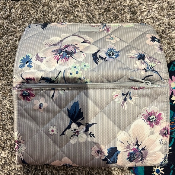 Vera Bradley wallet - Picture 2 of 2